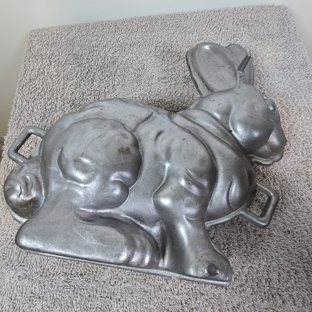 Silver Rabbit Cake Mold - Picture 2 of 13